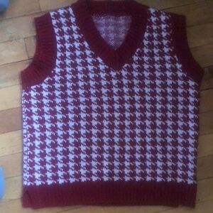 red and white houndstooth pattern sweater vest